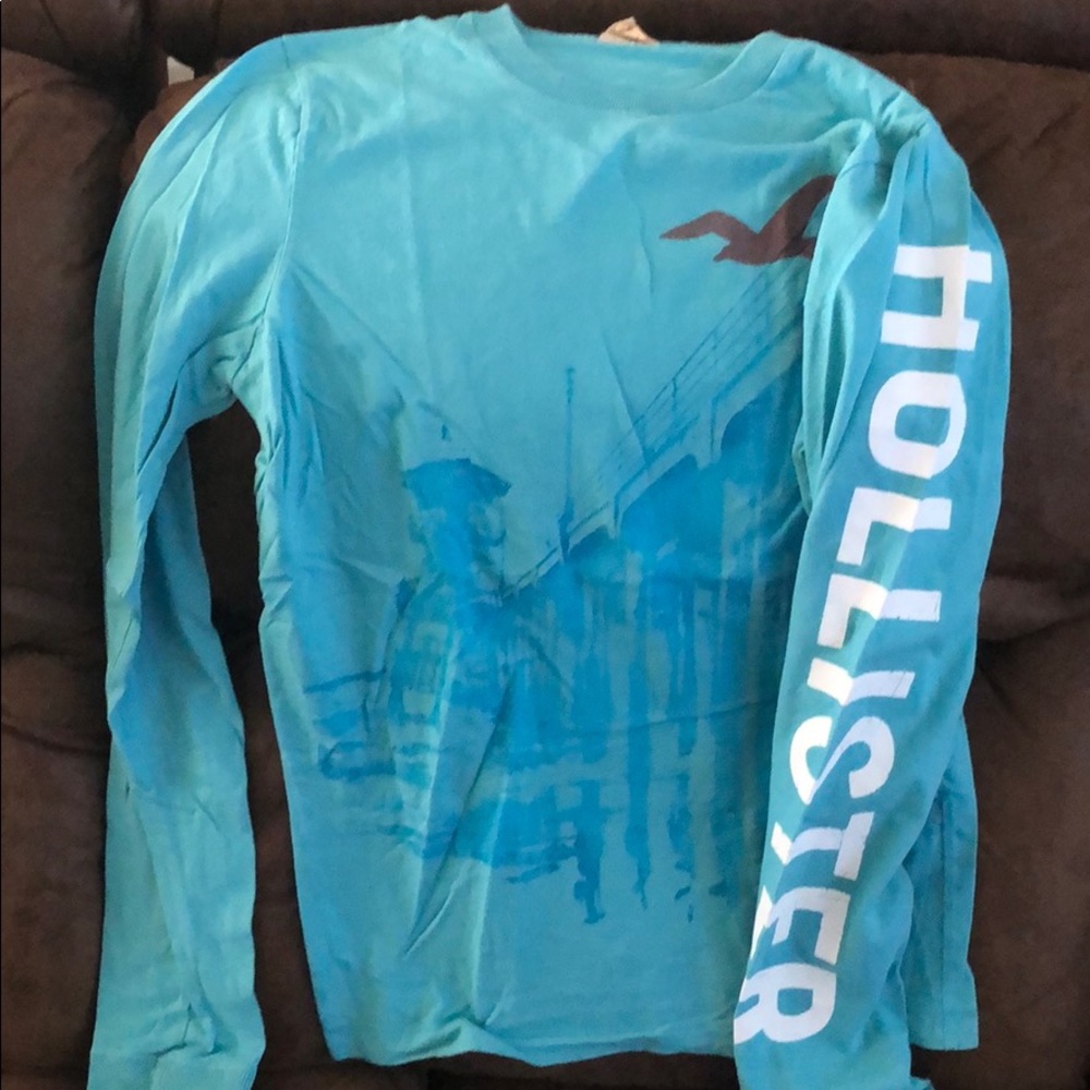 Hollister long sleeve tee